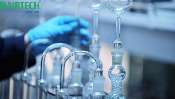 Sản xuất API trong dược phẩm từ nguyên liệu thô dựa trên quy trình vô cùng nghiêm ngặt.