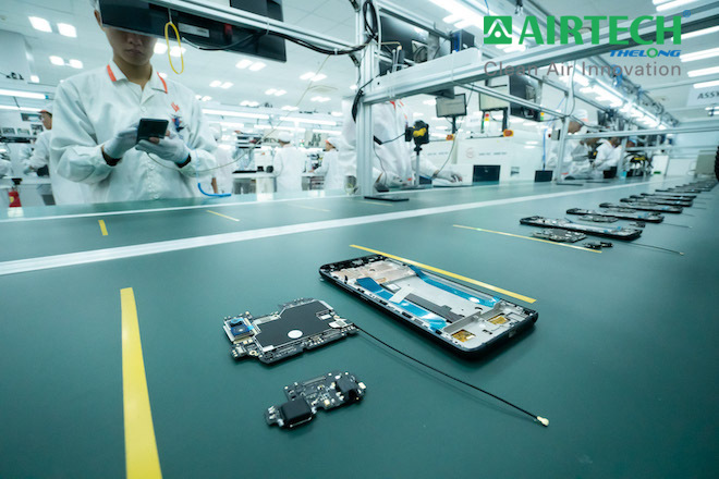 Nhân viên làm việc ở phòng sạch cần có đồ bảo hộ đạt chuẩn