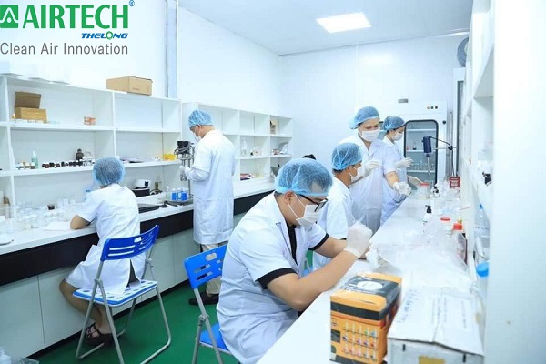 Tiêu chuẩn cGMP ra đời giúp khẳng định năng lực của doanh nghiệp sản xuất mỹ phẩm.