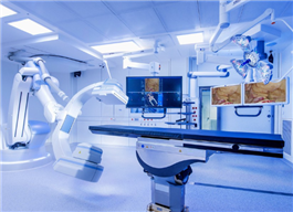 Giải pháp robot hỗ trợ phẫu thuật mạch máu trong phòng mổ Hybrid